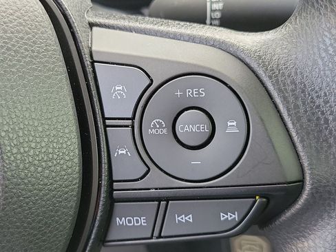 Used 2025 Toyota Corolla LE FWD image 20