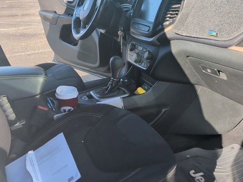 Used 2015 Jeep Cherokee Latitude w/ Trailer Tow Group image 9