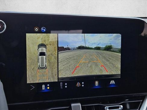 New 2026 Chevrolet Equinox LT w/ Safety and Technology Package FWD image 14