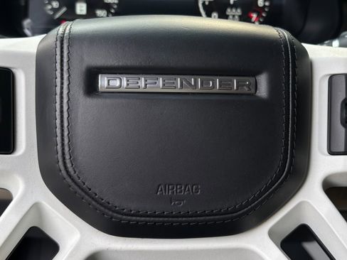 Used 2022 Land Rover Defender 110 X-Dynamic HSE AWD/4WD image 32