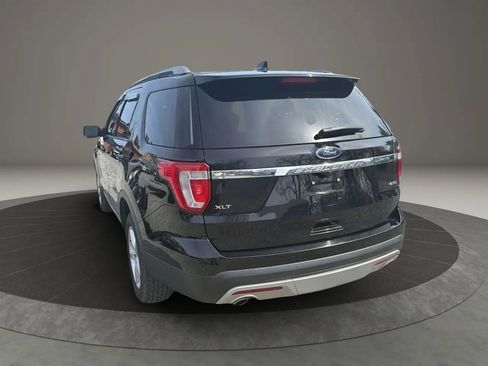 Used 2017 Ford Explorer XLT w/ Equipment Group 202A AWD/4WD image 7