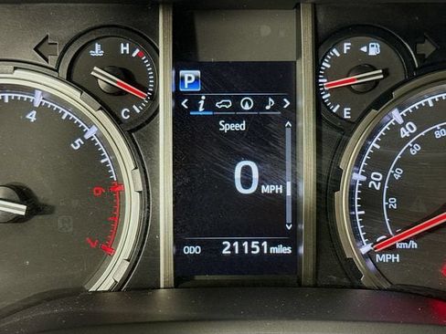 Certified 2024 Toyota 4Runner TRD Off-Road Premium AWD/4WD image 14
