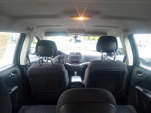 Used 2012 Dodge Journey SE image 7