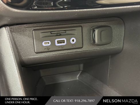 Used 2020 Buick Encore GX Essence w/ Experience Buick Package AWD/4WD image 35