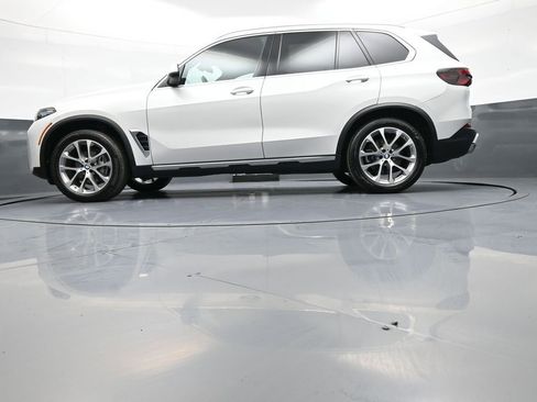 Used 2024 BMW X5 xDrive40i w/ Premium Package AWD/4WD image 36