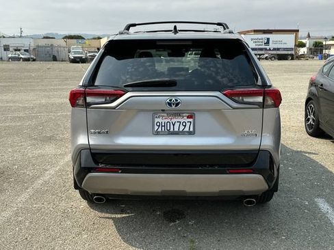 Used 2023 Toyota RAV4 XSE AWD/4WD image 7