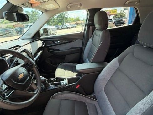 Used 2022 Chevrolet TrailBlazer LT w/ Convenience Package FWD image 15