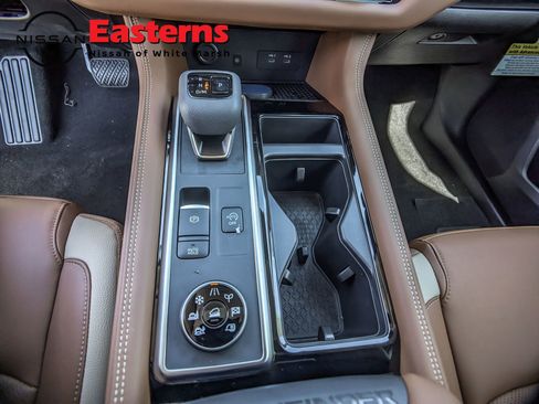 New 2026 Nissan Pathfinder Platinum image 14