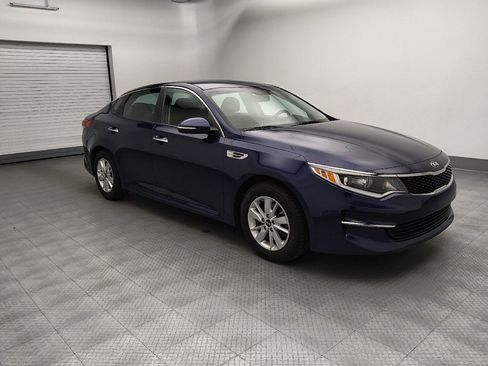 Used 2017 Kia Optima LX w/ Convenience Package FWD image 11