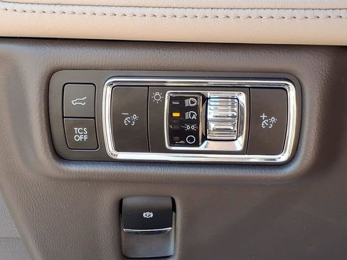 Used 2023 Lincoln Nautilus Reserve AWD/4WD image 15