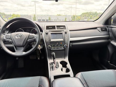 Used 2015 Toyota Camry SE FWD image 27