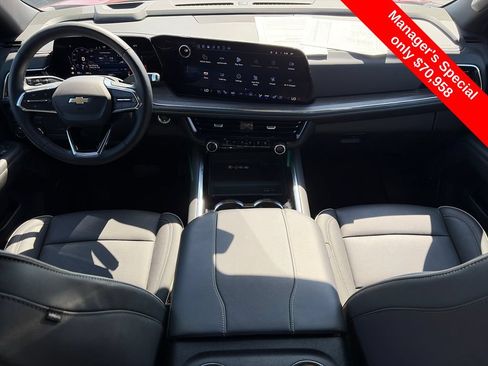 Used 2025 Chevrolet Suburban Premier AWD/4WD image 12