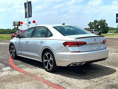 Used 2020 Volkswagen Passat 2.0T R-Line FWD image 6
