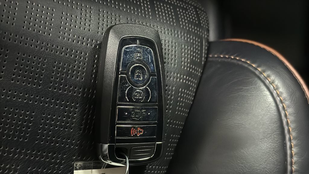 Used 2024 Lincoln Navigator L Black Label AWD/4WD image 46