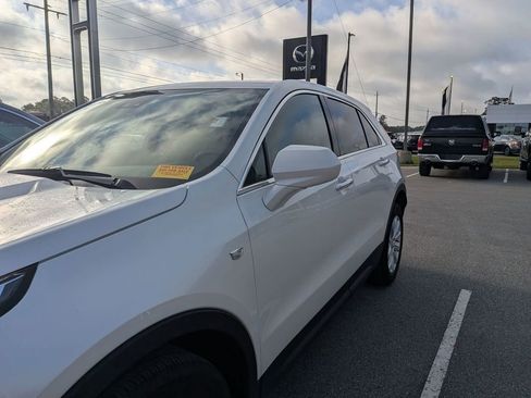 Certified 2023 Cadillac XT4 Luxury w/ Cold Weather Package FWD image 4