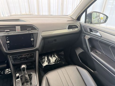 Certified 2024 Volkswagen Tiguan SE image 27