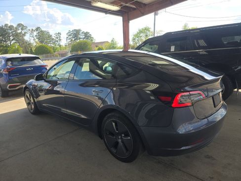 Used 2022 Tesla Model 3 Long Range AWD/4WD image 4