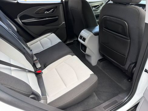 Used 2024 GMC Terrain SLE FWD image 31