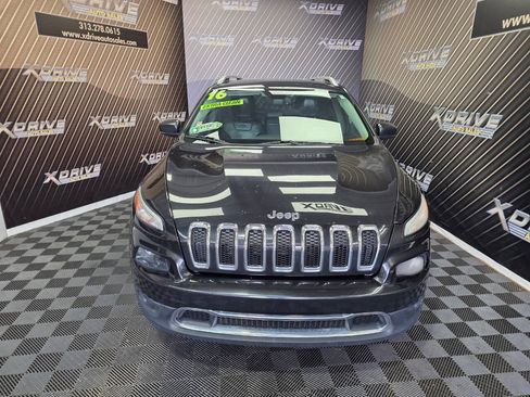 Used 2016 Jeep Cherokee Limited AWD/4WD image 5