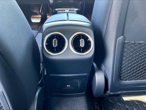 Used 2025 Mercedes-Benz CLA 35 AMG 4MATIC image 34