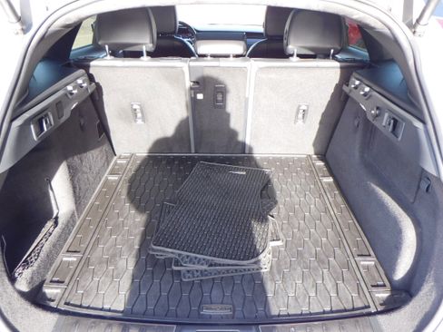 Used 2021 Jaguar F-PACE S image 34