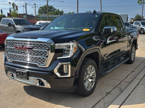 Used 2021 GMC Sierra 1500 Denali w/ Technology Package AWD/4WD image 4