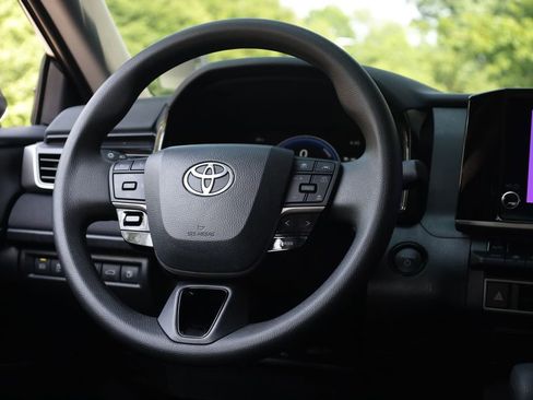 Used 2025 Toyota Camry LE FWD image 7