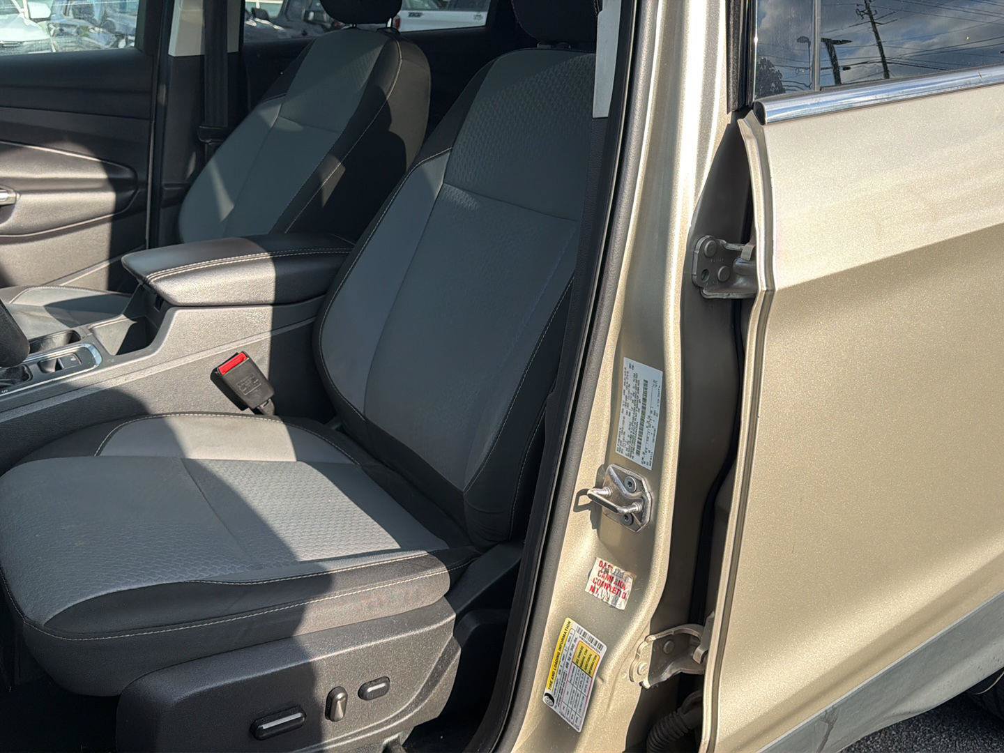 Used 2018 Ford Escape SE FWD image 7