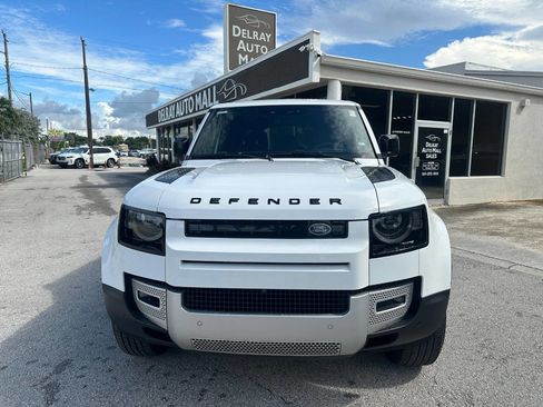Used 2025 Land Rover Defender 110 S image 3