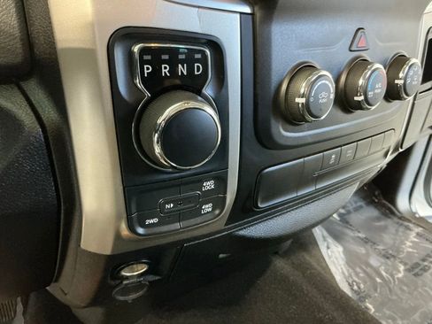 Used 2019 RAM 1500 Classic SLT AWD/4WD image 12