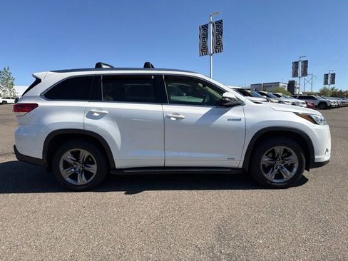 Certified 2019 Toyota Highlander Limited Platinum AWD/4WD image 2