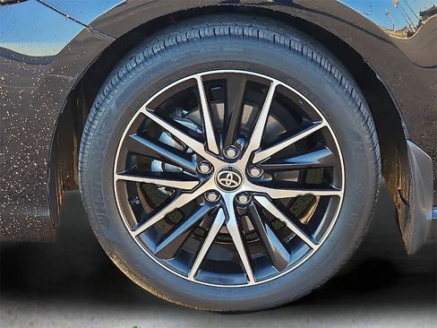 Used 2023 Toyota Camry SE image 11