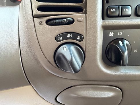 Used 1999 Ford F150 Lariat image 21