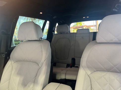 Certified 2025 BMW X7 xDrive40i w/ Executive Package AWD/4WD image 17