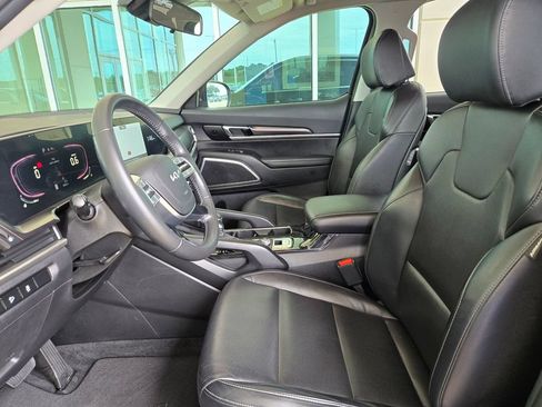Used 2023 Kia Telluride S FWD image 9