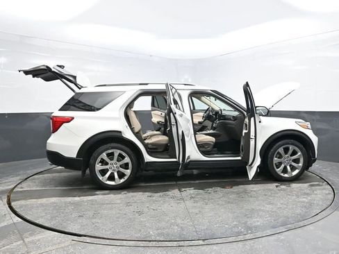 Used 2020 Ford Explorer Platinum w/ Premium Technology Package image 43