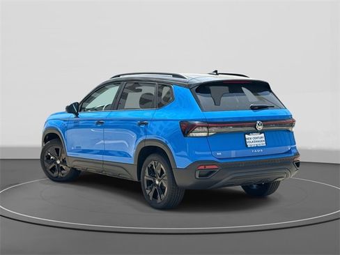 New 2025 Volkswagen Taos SE image 5
