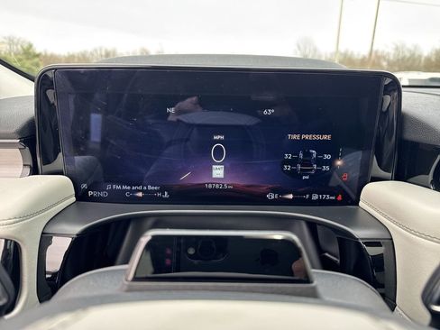 Used 2025 Lincoln Aviator Reserve w/ Equipment Group 201A image 15