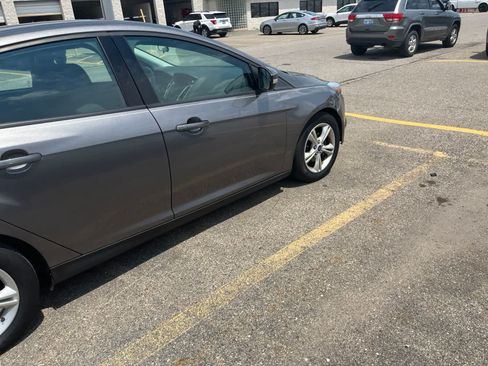 Used 2014 Ford Focus SE FWD image 18