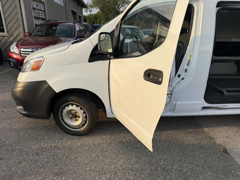 Used 2019 Nissan NV200 S image 31
