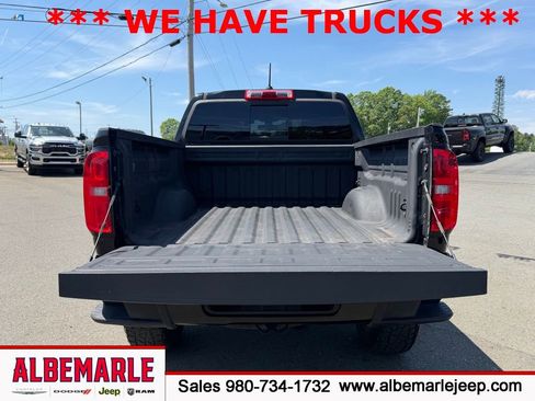 Used 2018 Chevrolet Colorado Z71 AWD/4WD image 5