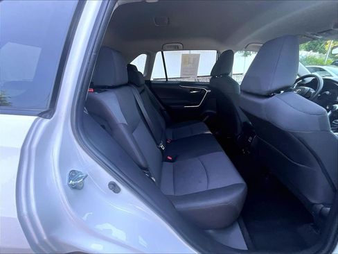 Used 2025 Toyota RAV4 XLE AWD/4WD image 16