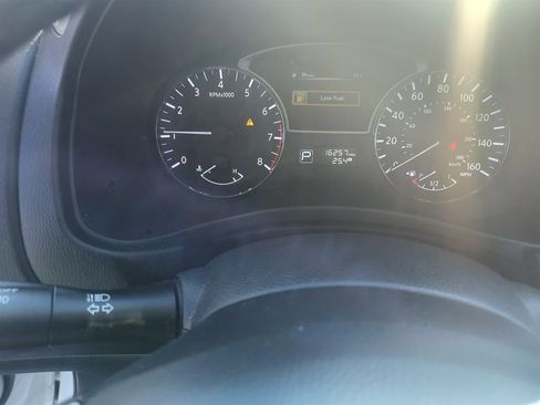 Used 2014 Nissan Pathfinder SL w/ SL Tech Package image 17