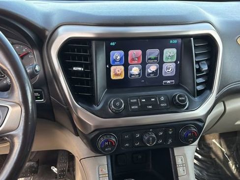 Used 2018 GMC Acadia Denali w/ Technology Package image 10