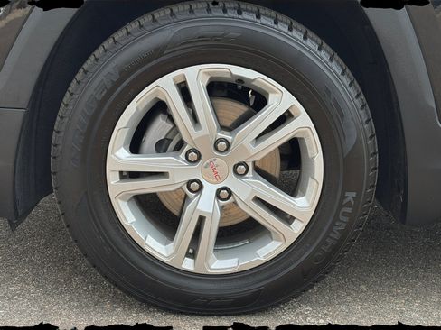 Used 2024 GMC Terrain SLE FWD image 12