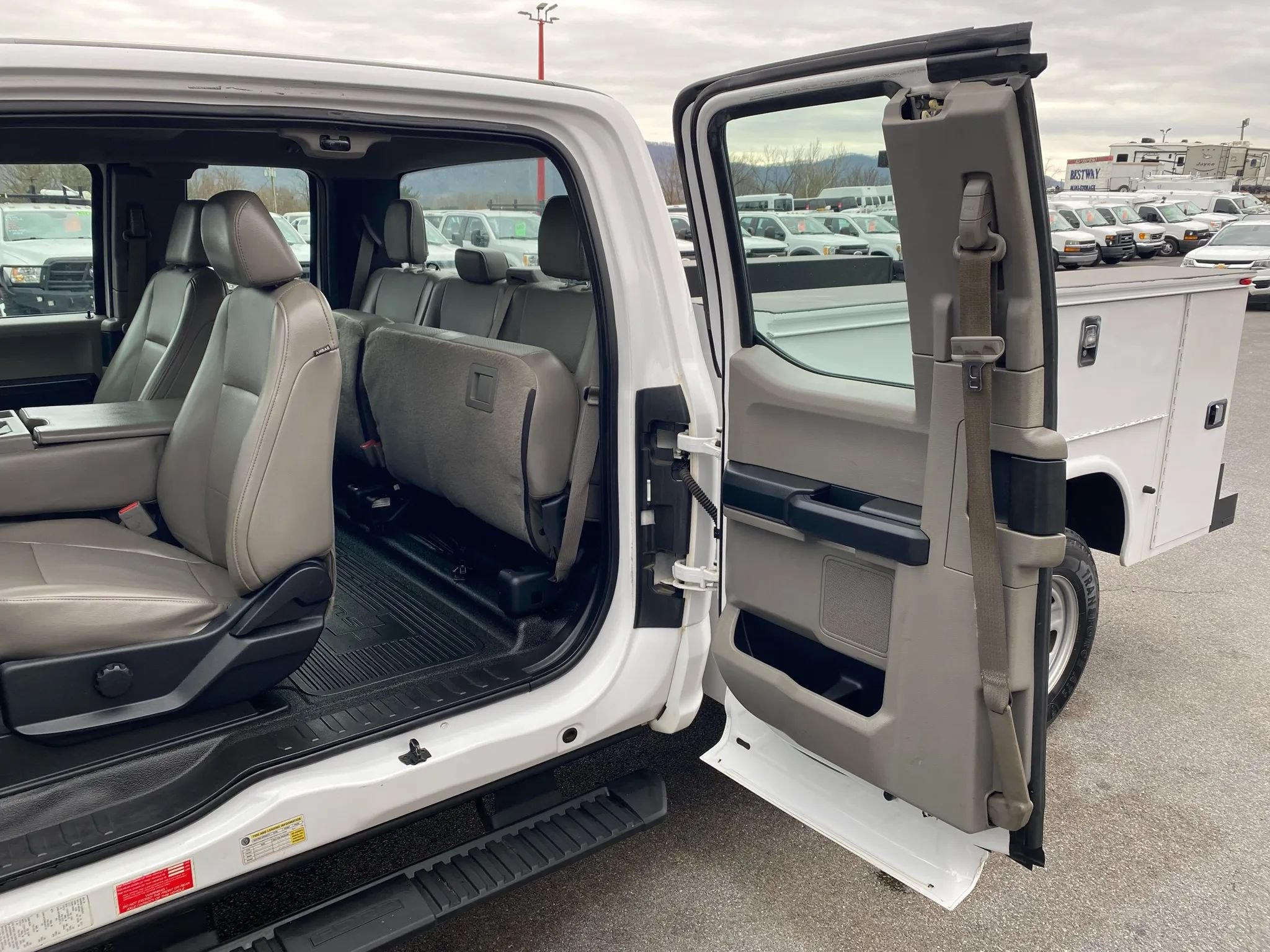 Used 2017 Ford F250 4x4 SuperCab Super Duty image 24