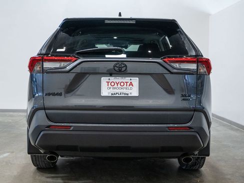 Used 2020 Toyota RAV4 XLE w/ Convenience Package image 8