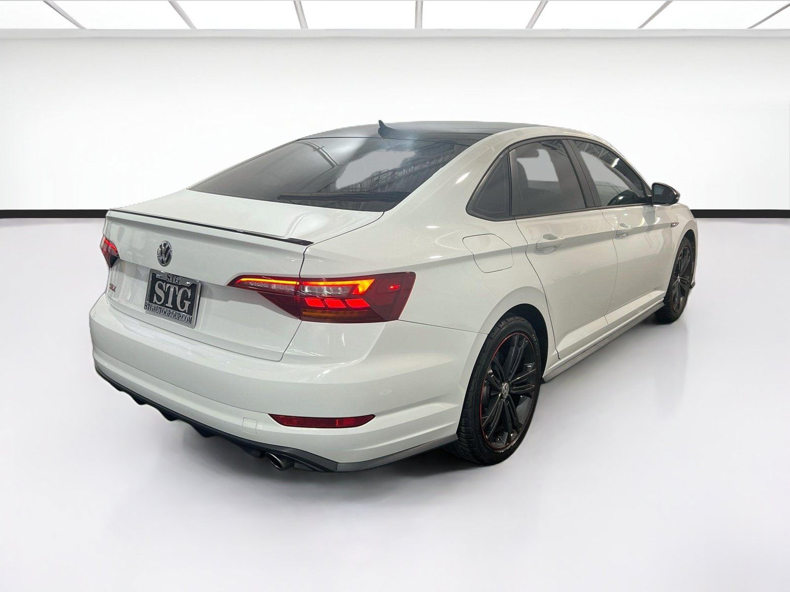 Used 2019 Volkswagen Jetta GLI FWD image 4