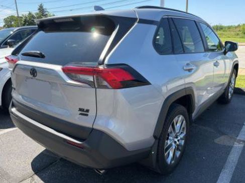 Used 2019 Toyota RAV4 XLE Premium w/ Advanced Technology Package AWD/4WD image 3