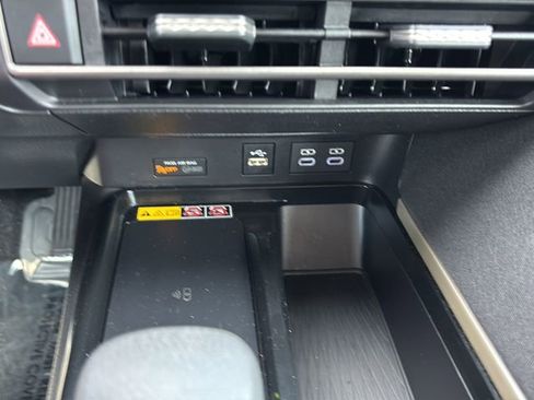 Used 2025 Toyota Camry LE image 27